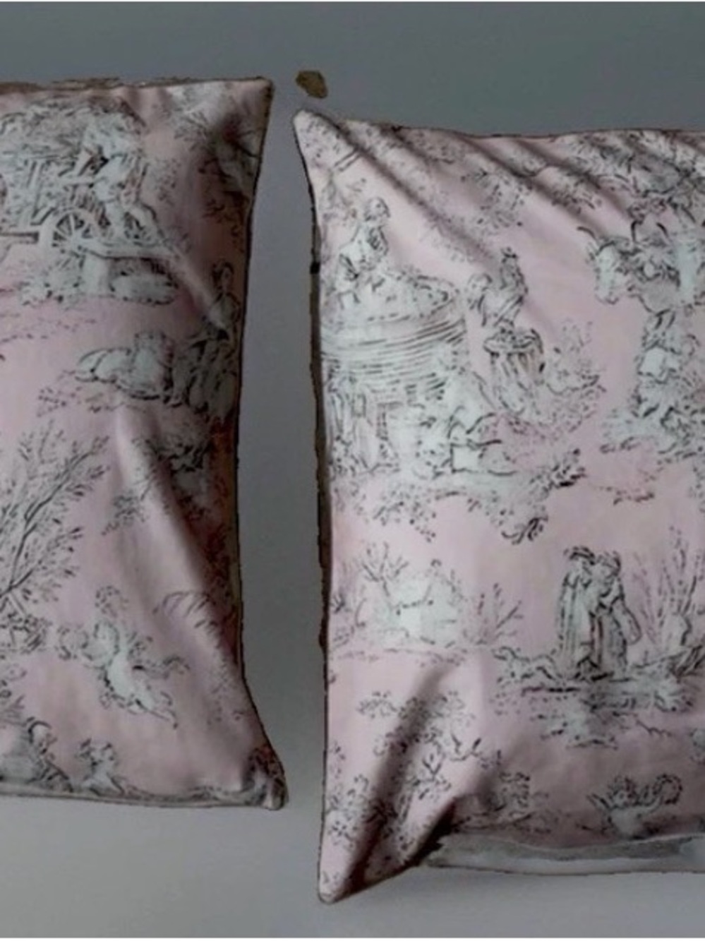 2-Classic Toile Decorative Pillows in Light Pink